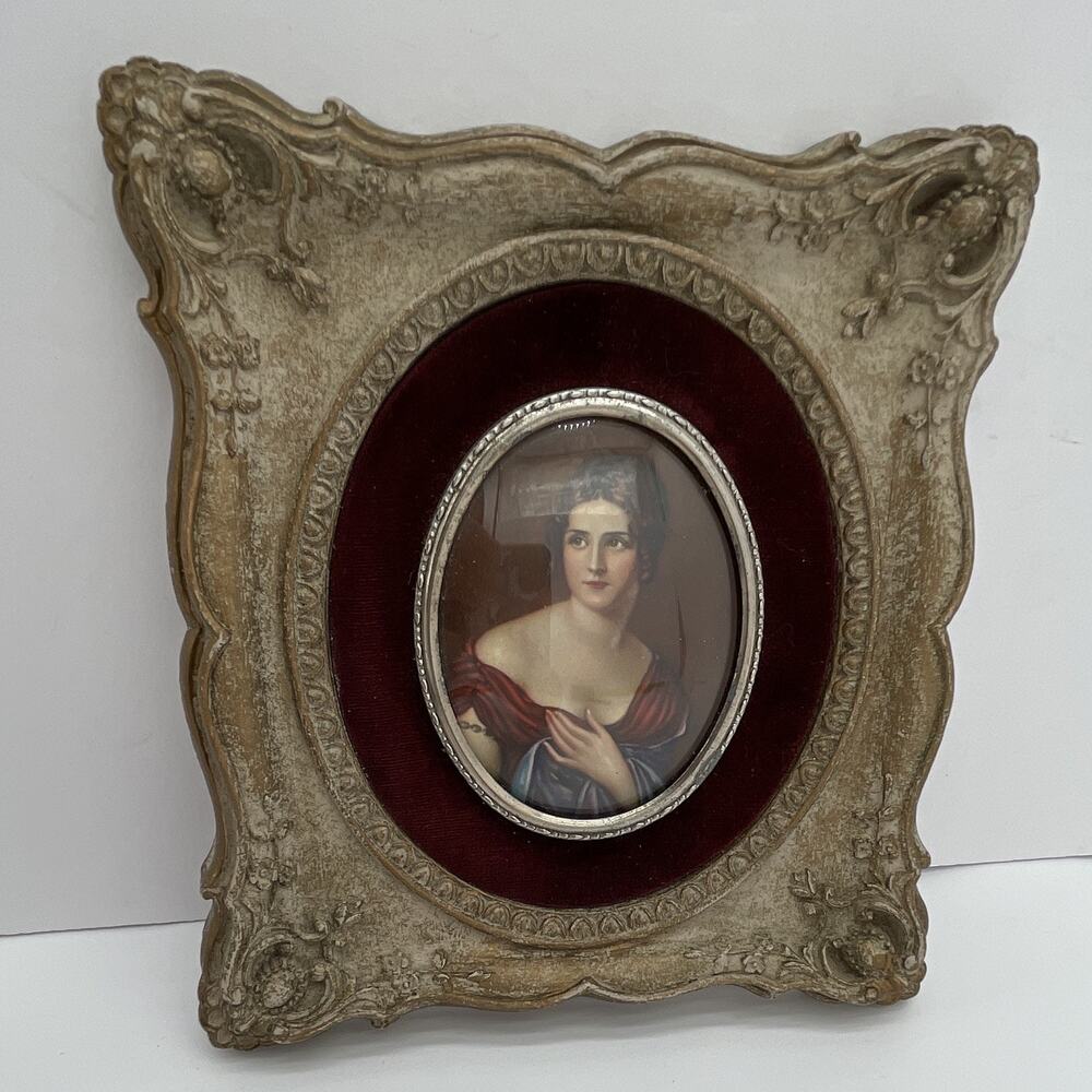 Vintage Miniature Art Victorian Portrait In Convex Bubble Glass Decorative Frame
